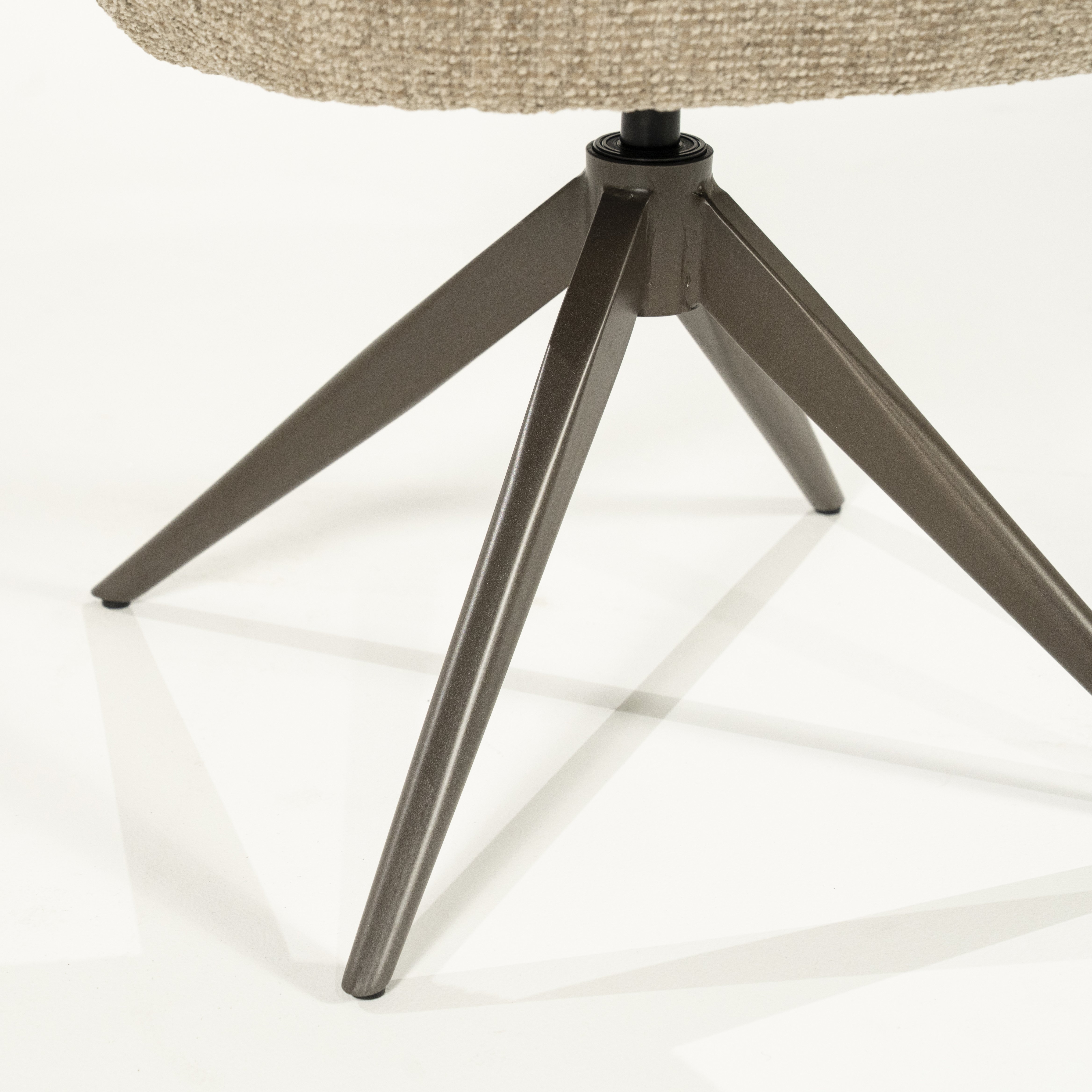 Arnstoel Aleks in taupe