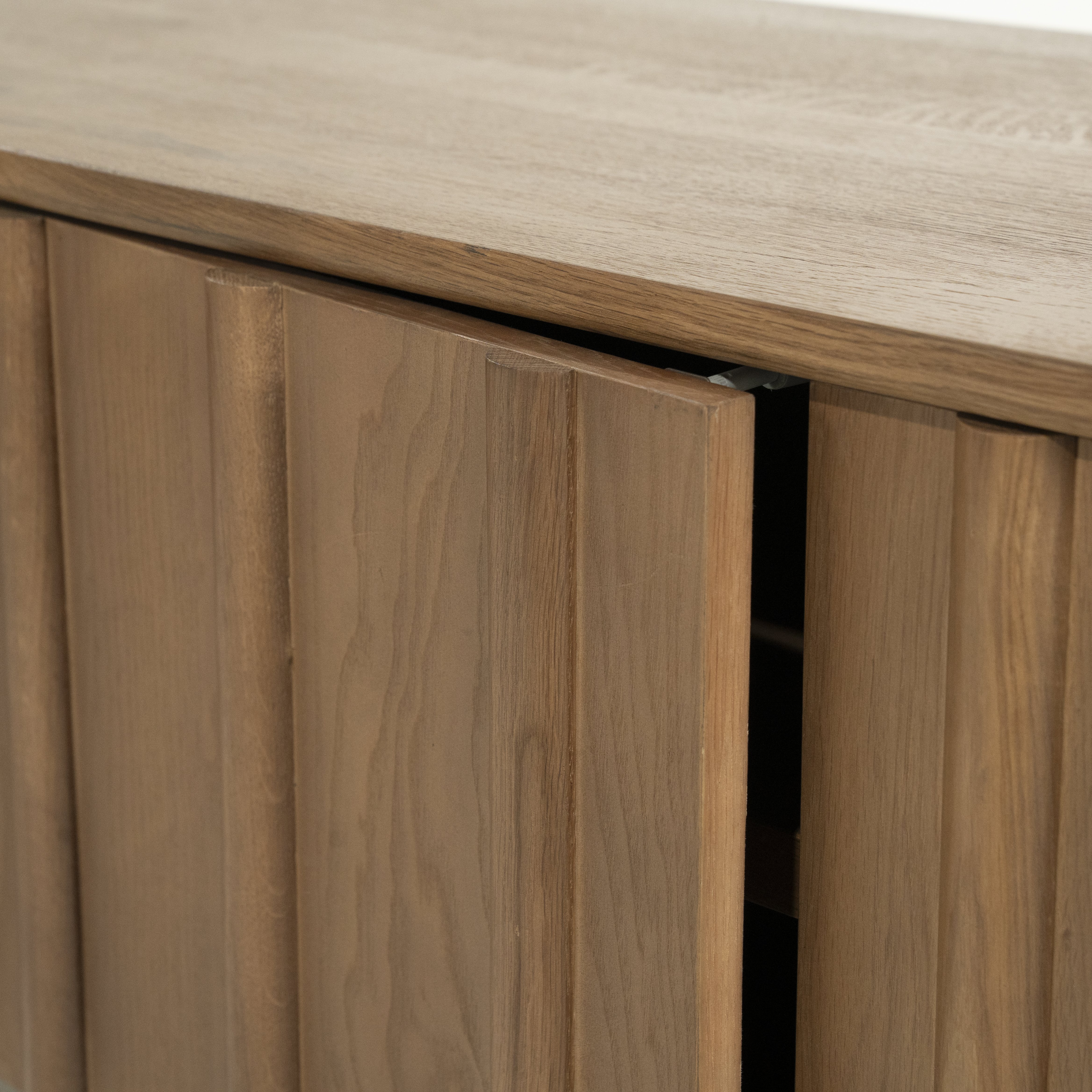 Tv meubel Jidde 4 deurs in bruin eiken hout