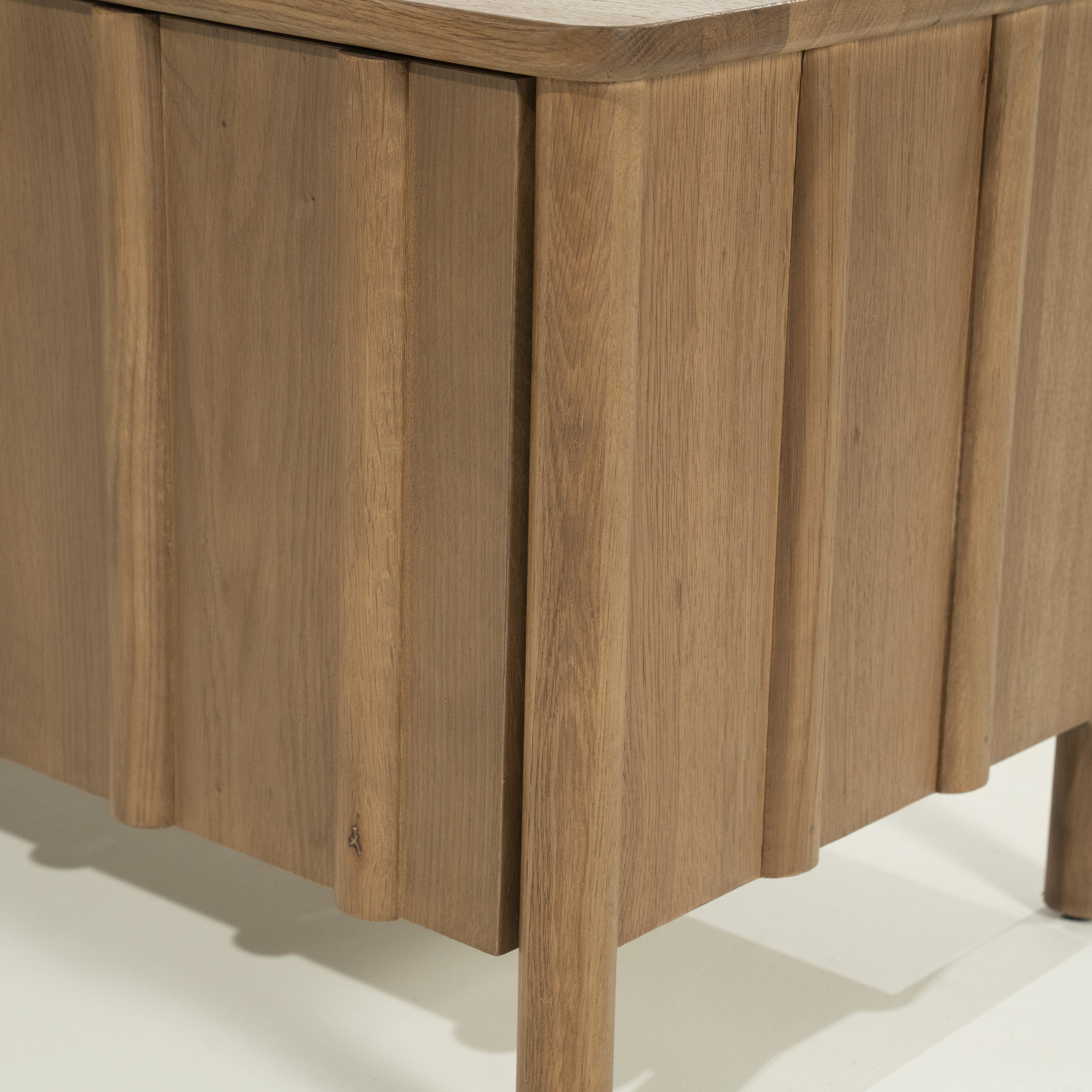 Tv meubel Jidde 4 deurs in bruin eiken hout