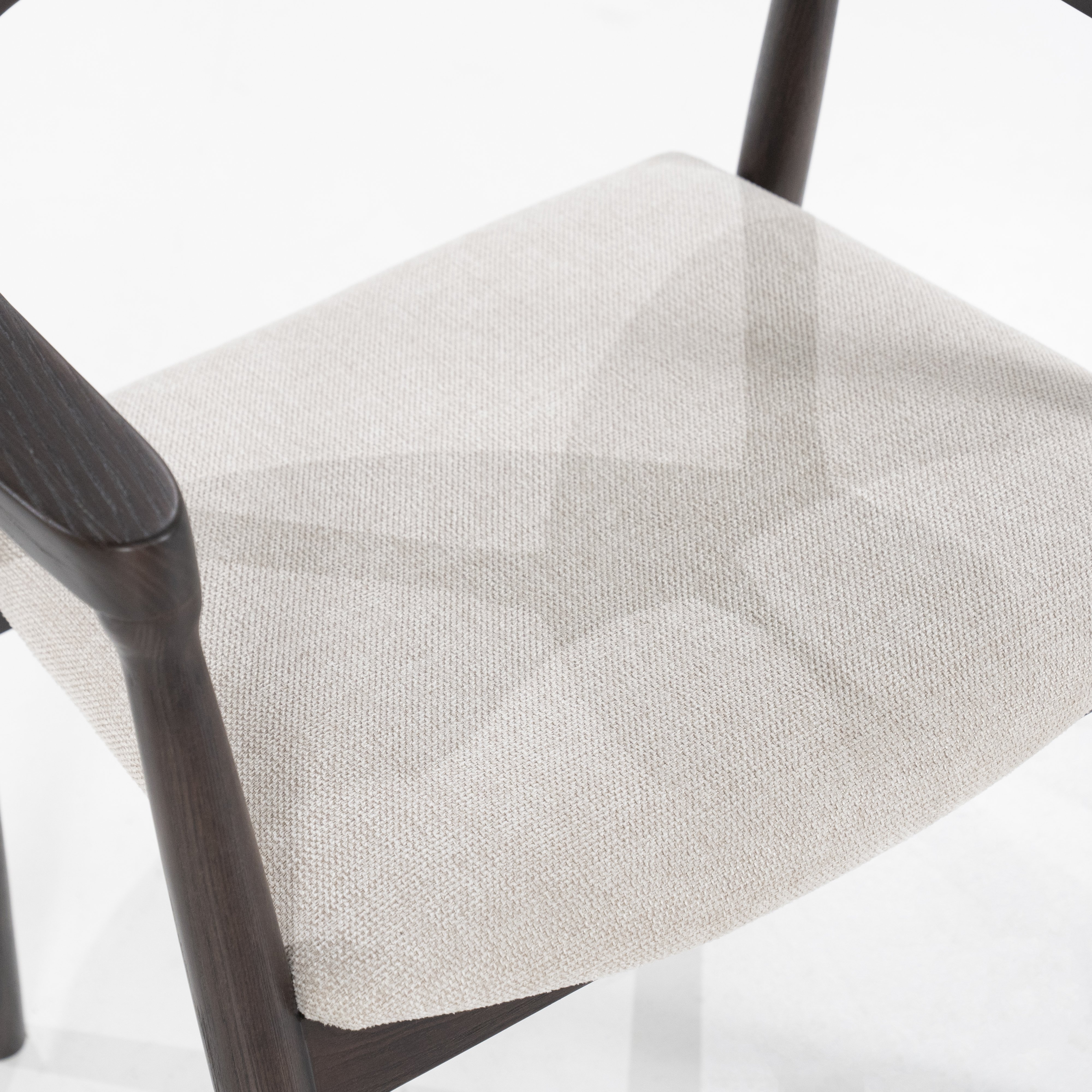 Eetstoel Younes bruin gelakt