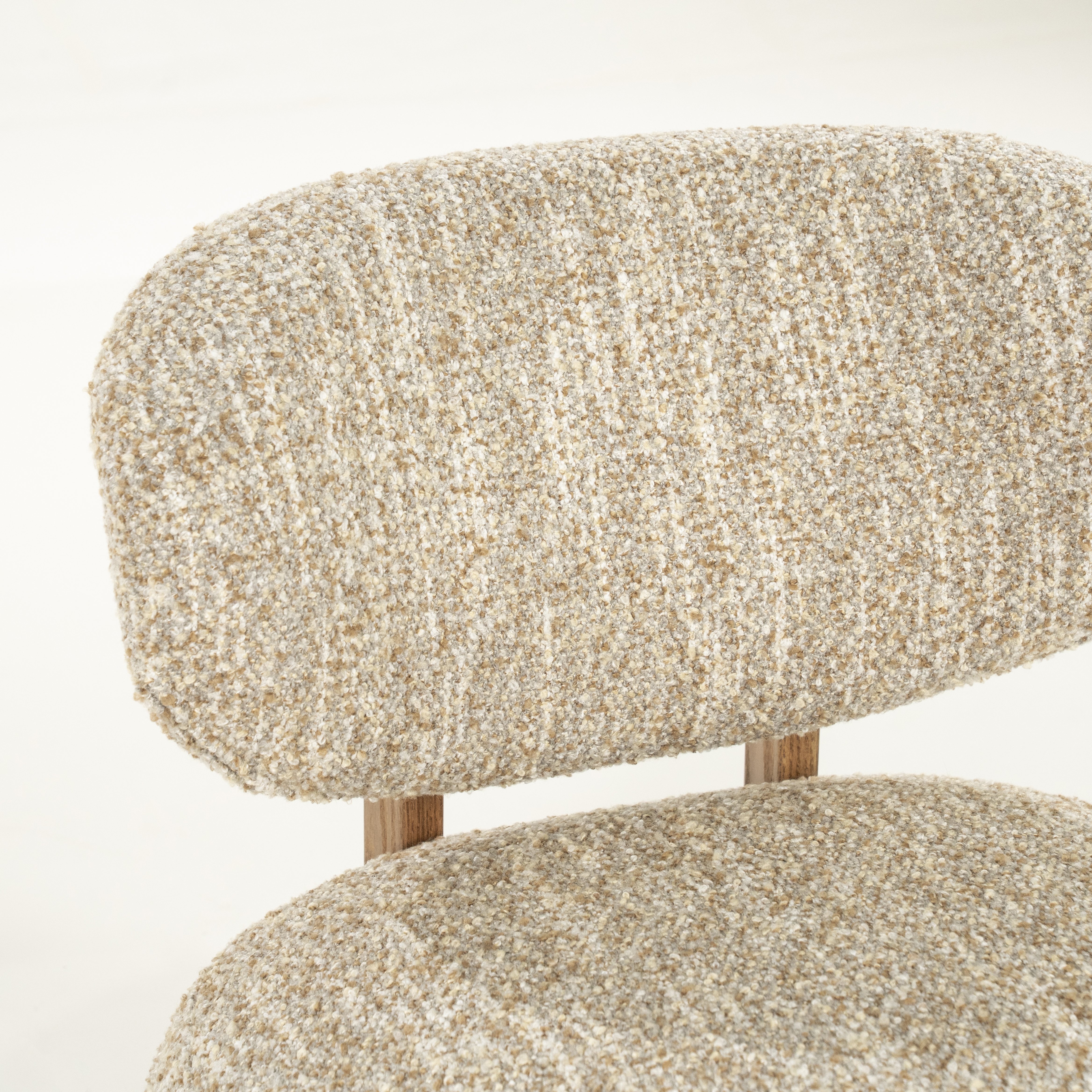 Fauteuil Reid in beige met bruin hout