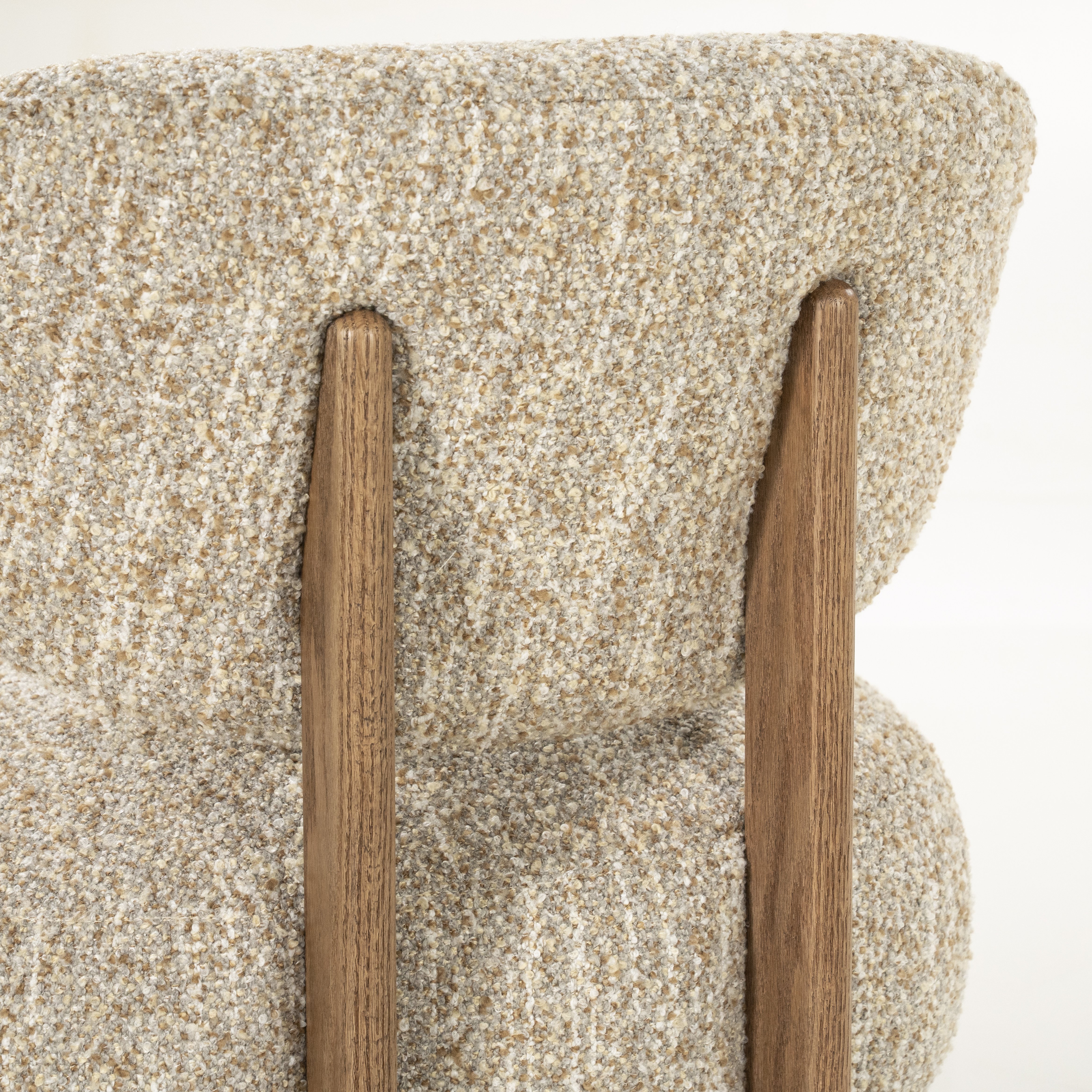 Fauteuil Reid in beige met bruin hout