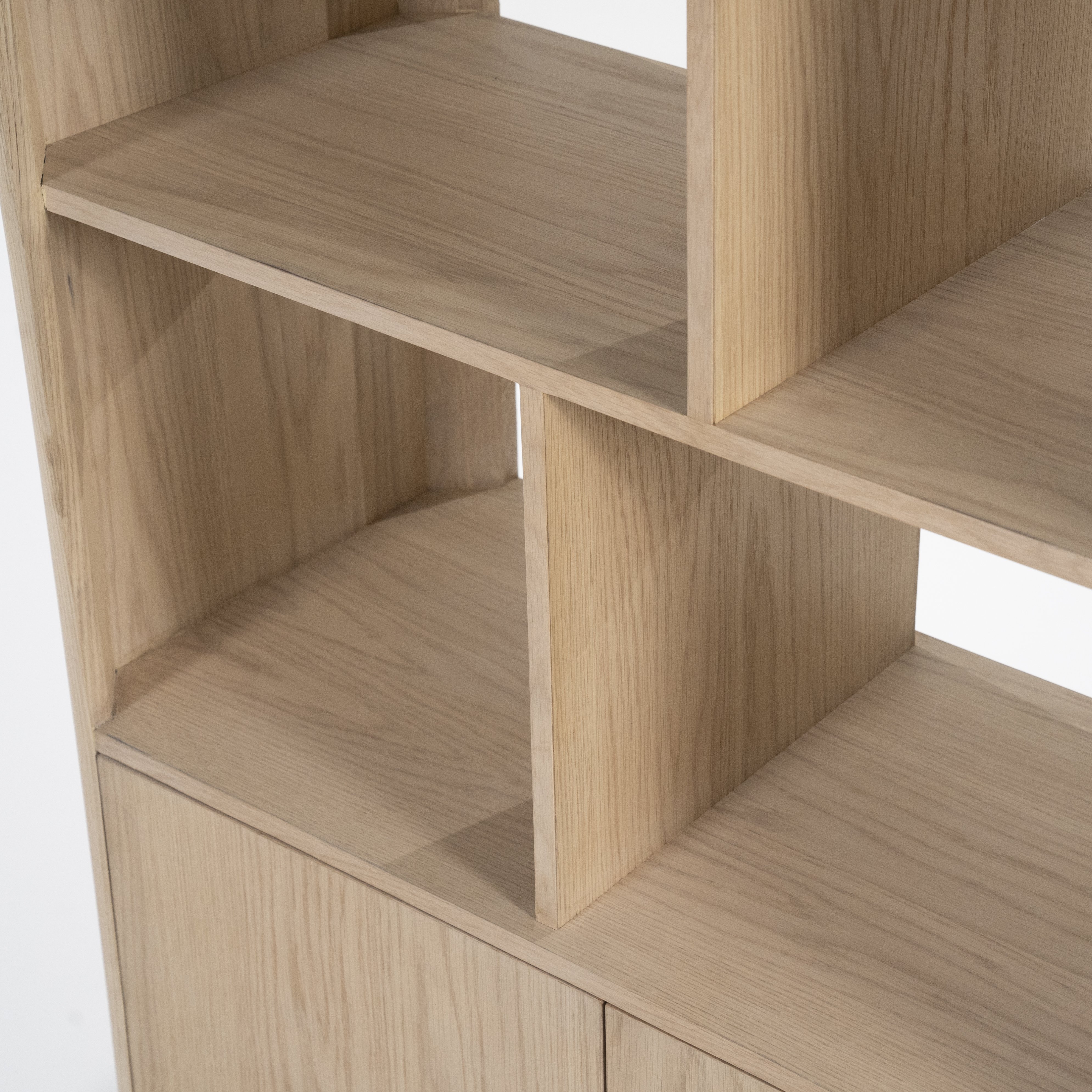 Boekenkast Hassan 2 deuren en 6 open vakken