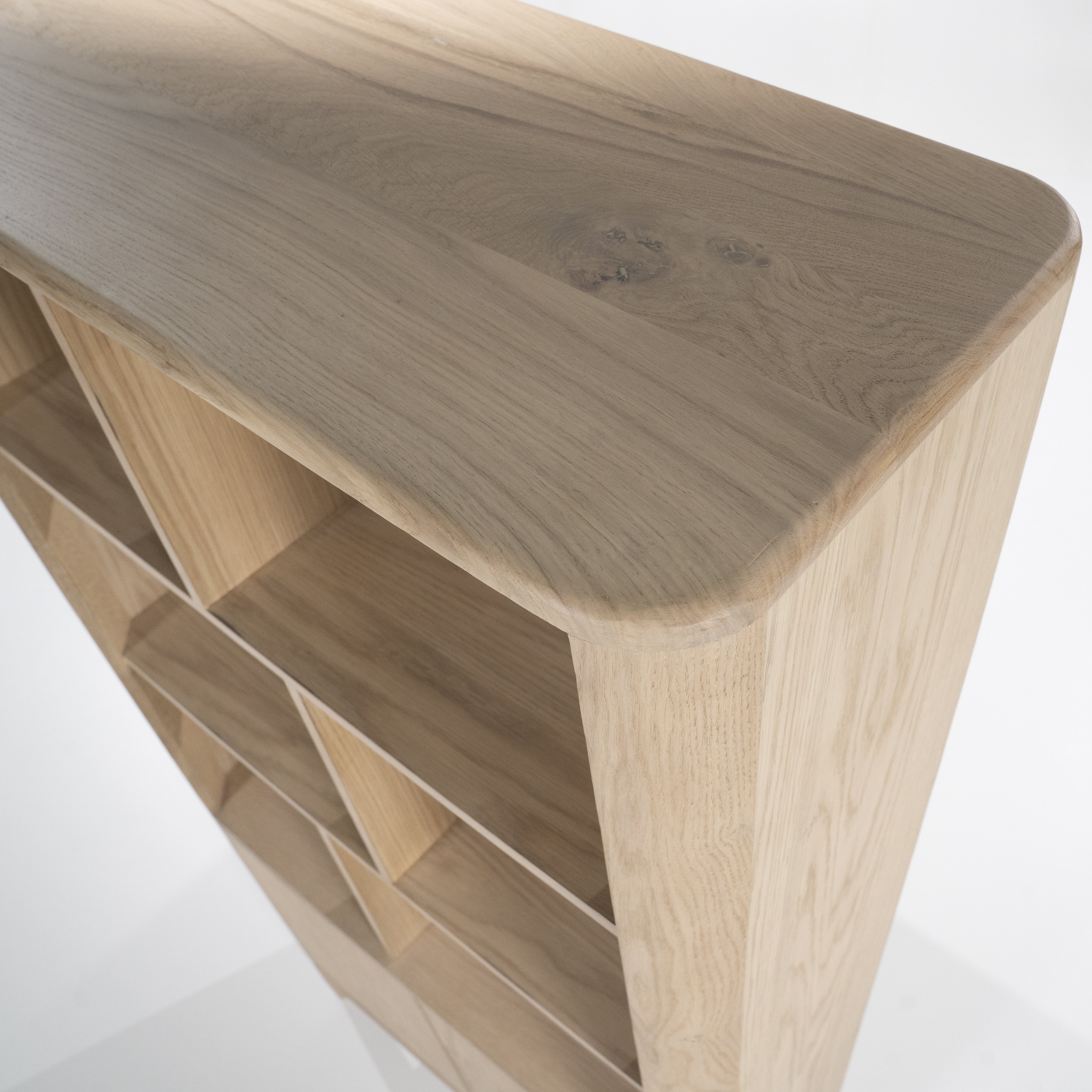 Boekenkast Hassan 2 deuren en 6 open vakken