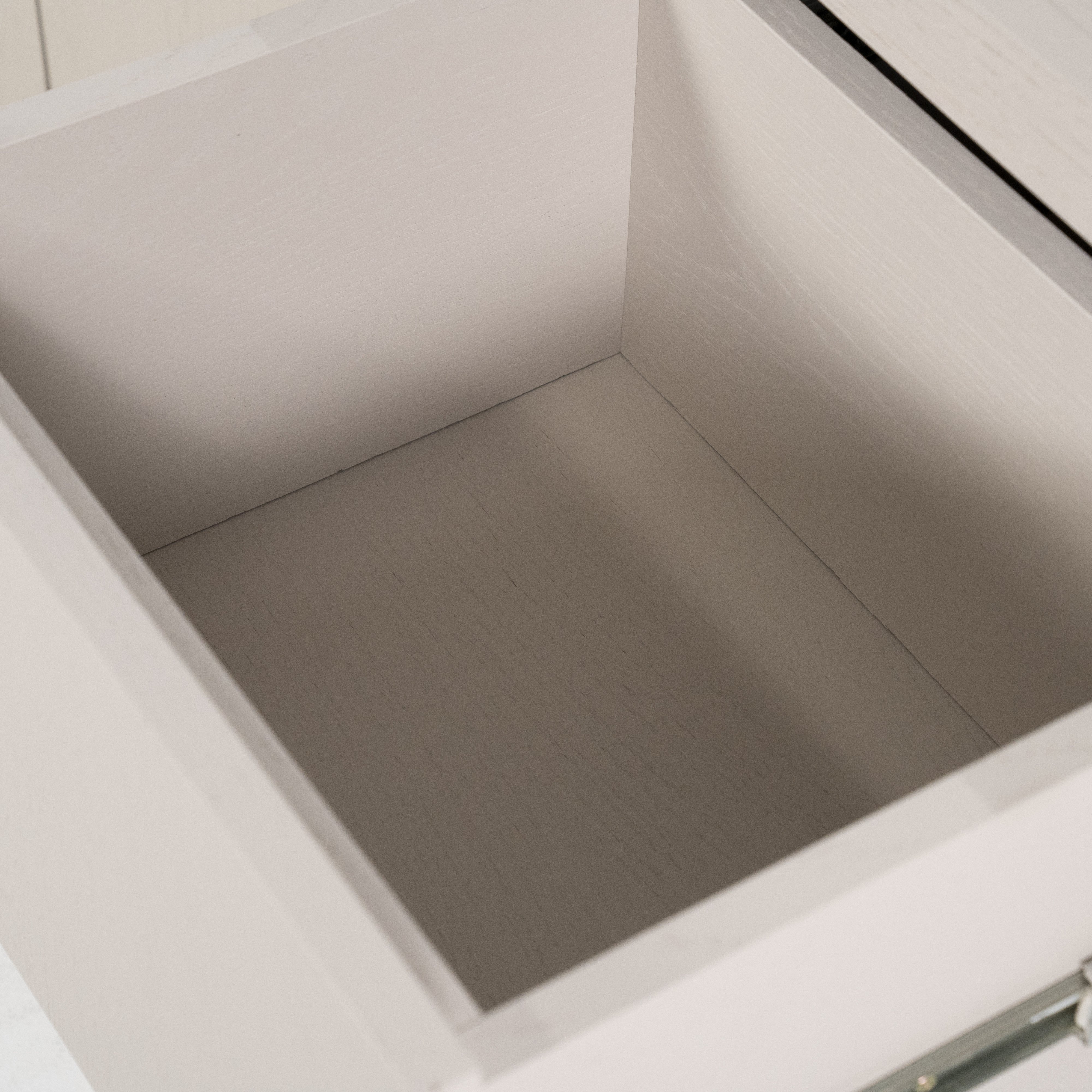 Dressoir Helvo 2 deuren 2 lades 2 open vakken in taupe