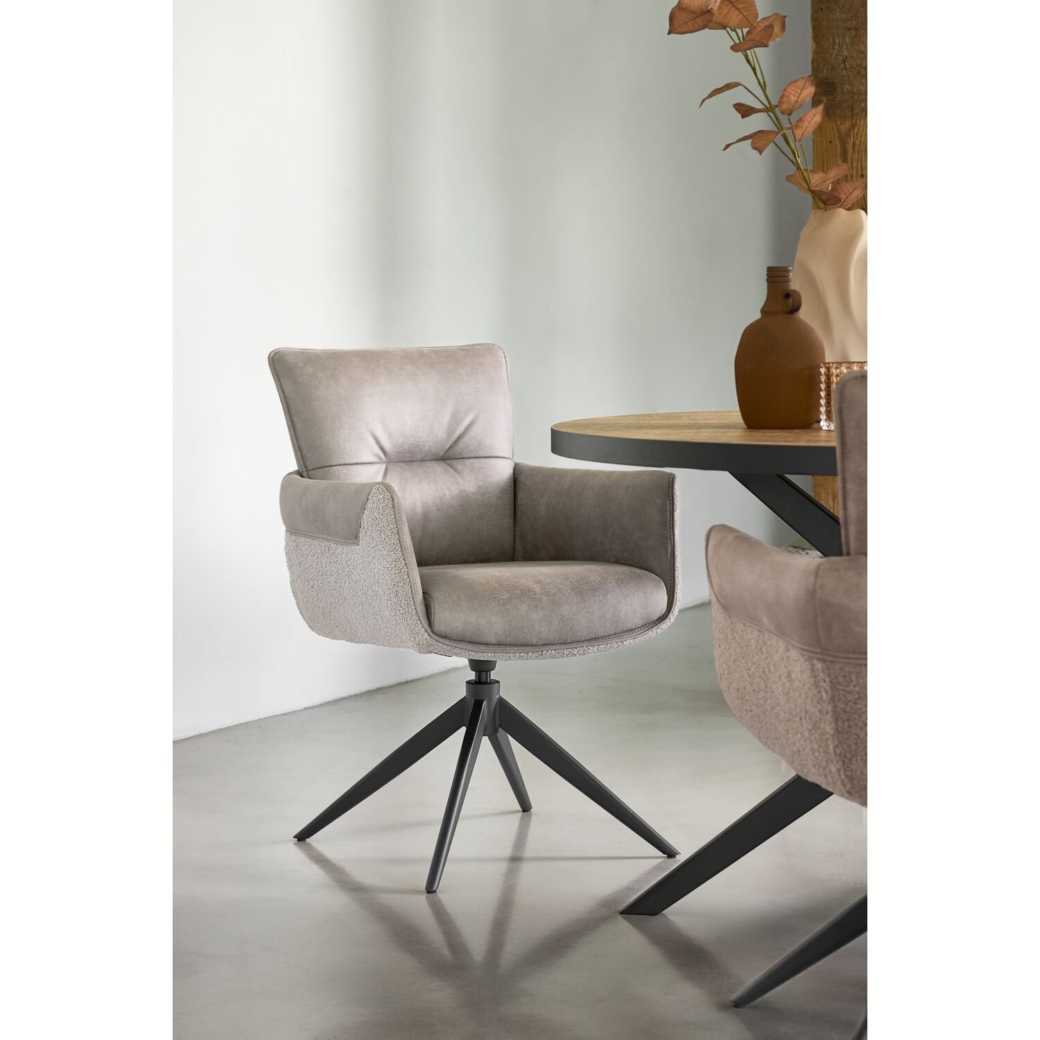 Armstoel Mirandola, clay