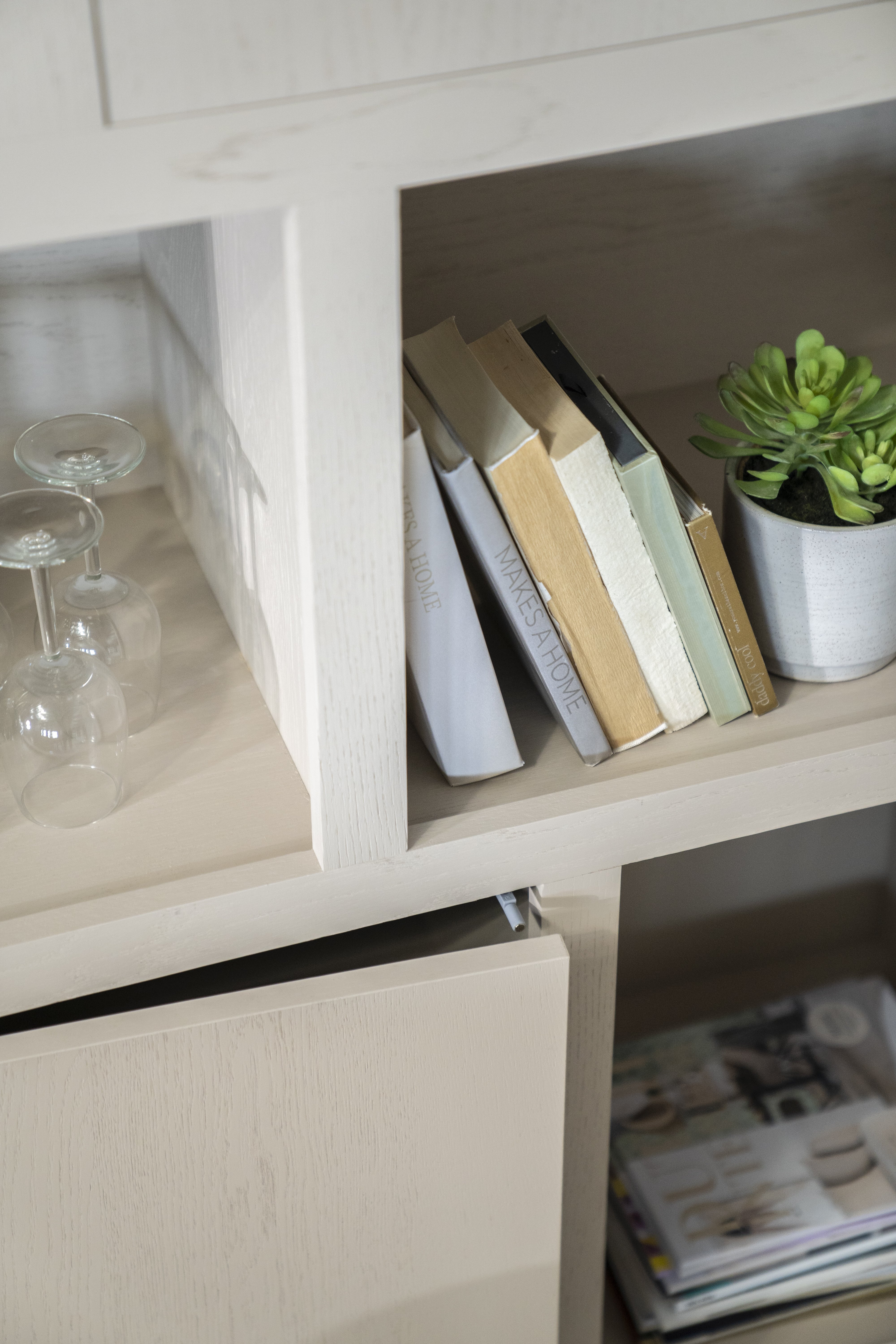 Wandkast Helvo 170x120 cm in taupe