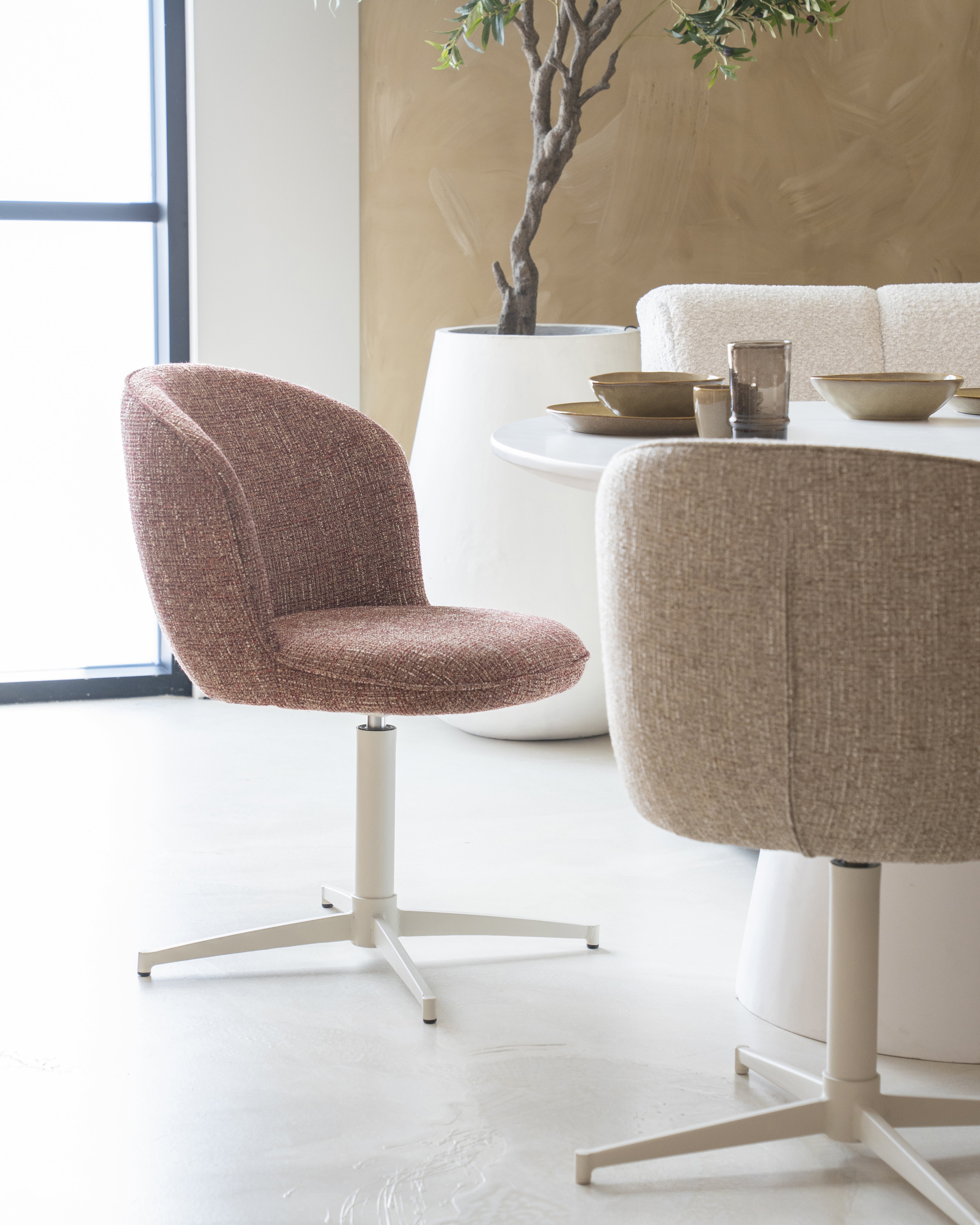 Eetstoel (draaibaar) Moze in rood