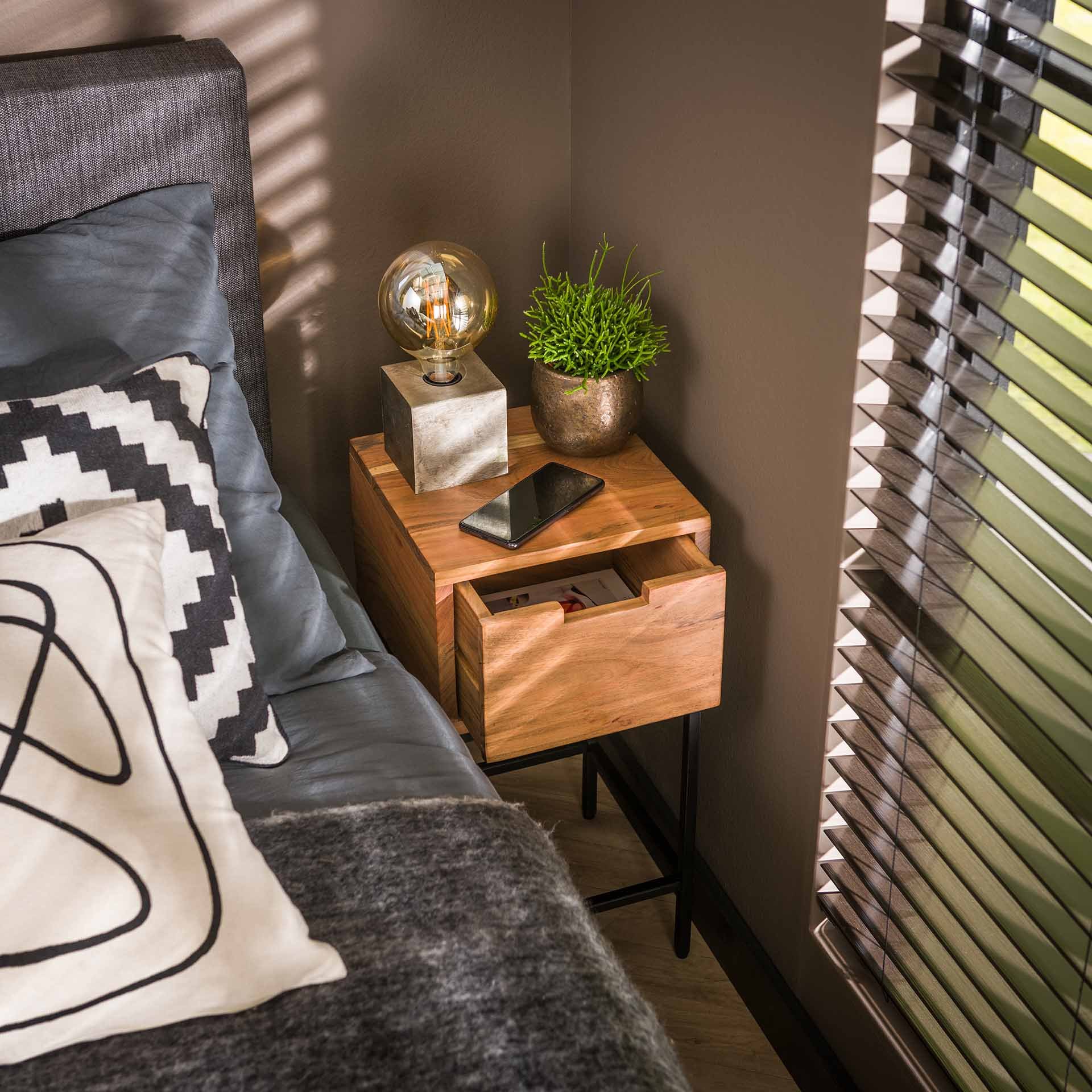 Nachtkastje XS flat / Massief acacia naturel