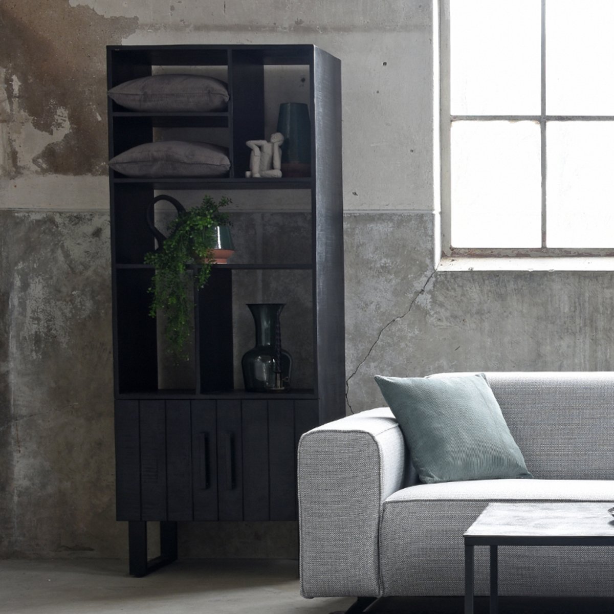 Boekenkast Santos zwart mangohout, 74x40x190 cm