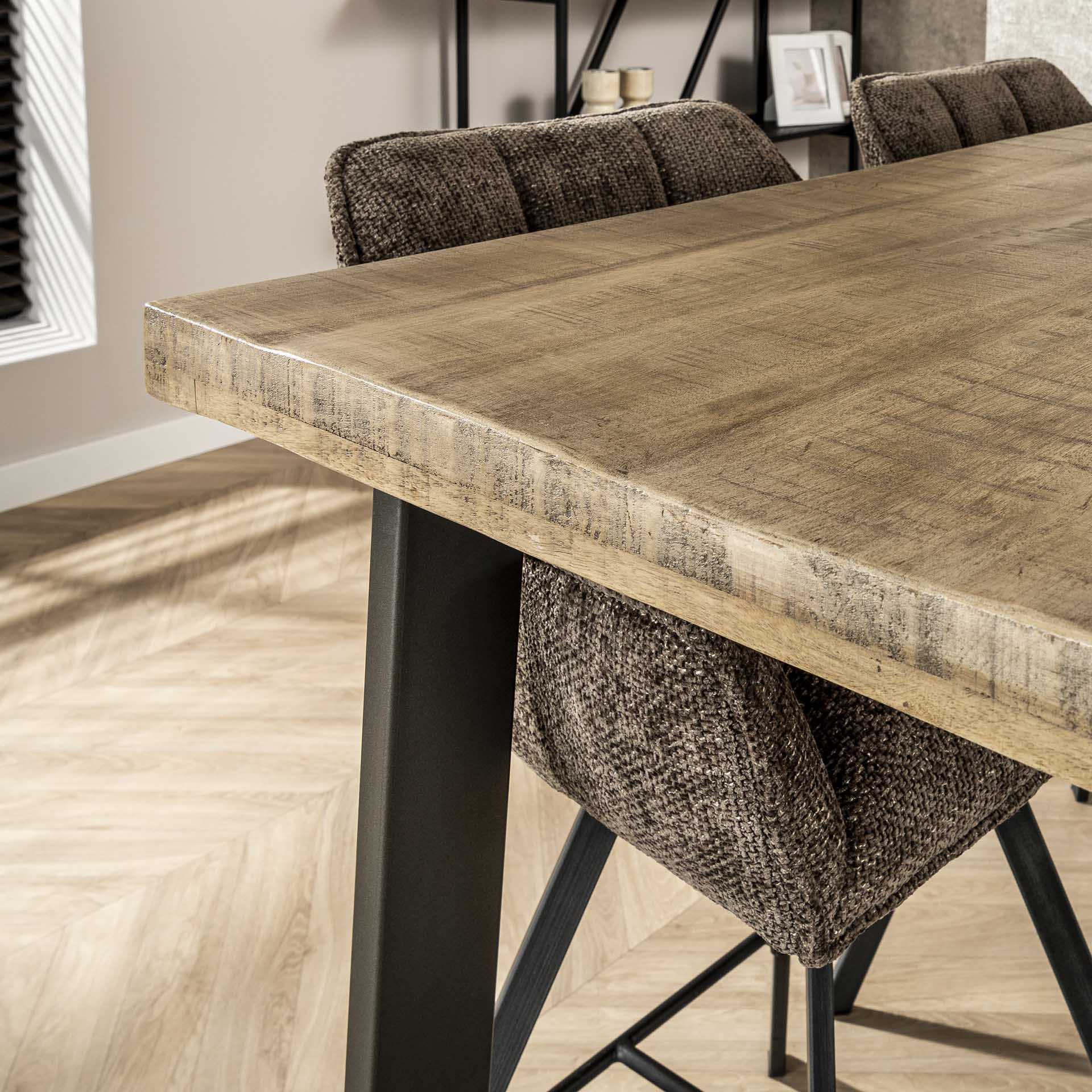 Bartafel 135x70 massief trapeziumvormig / Massief mango blank antiek