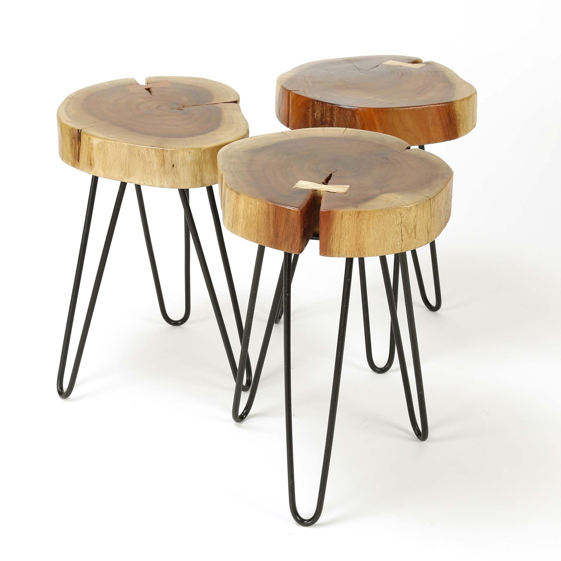 Bijzettafel stam in 6cm dik massief acacia voorzien van stalen frame. VPE2 / Massief acacia naturel