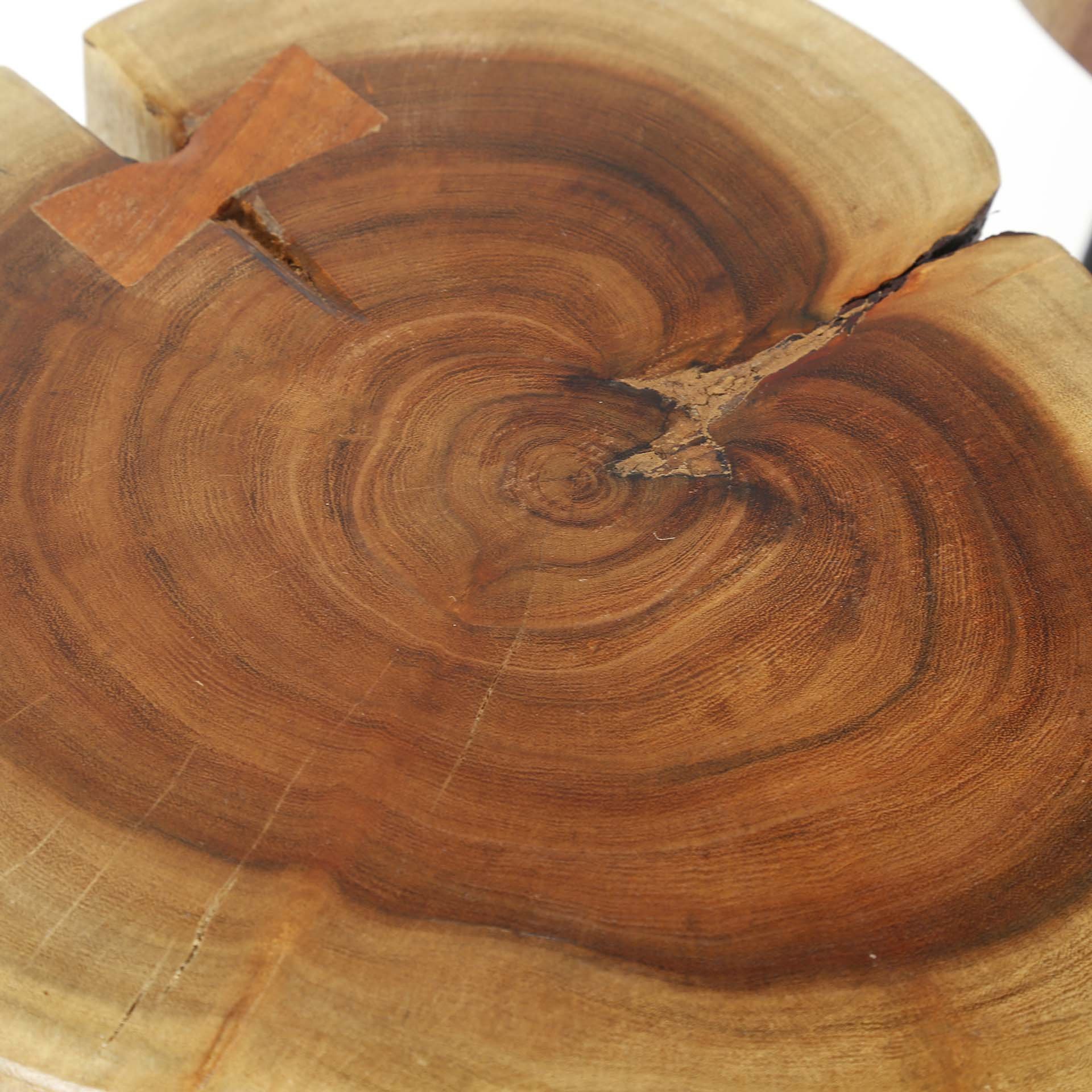 Bijzettafel stam in 6cm dik massief acacia voorzien van stalen frame. VPE2 / Massief acacia naturel