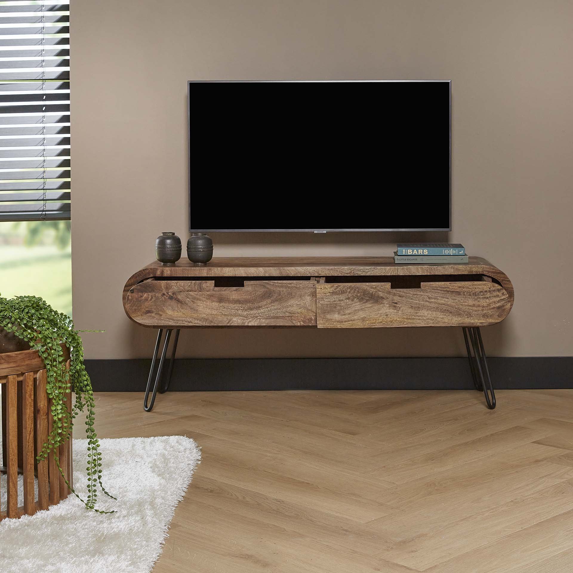 TV-meubel 2L 135 barrel / Massief mango zandkleur