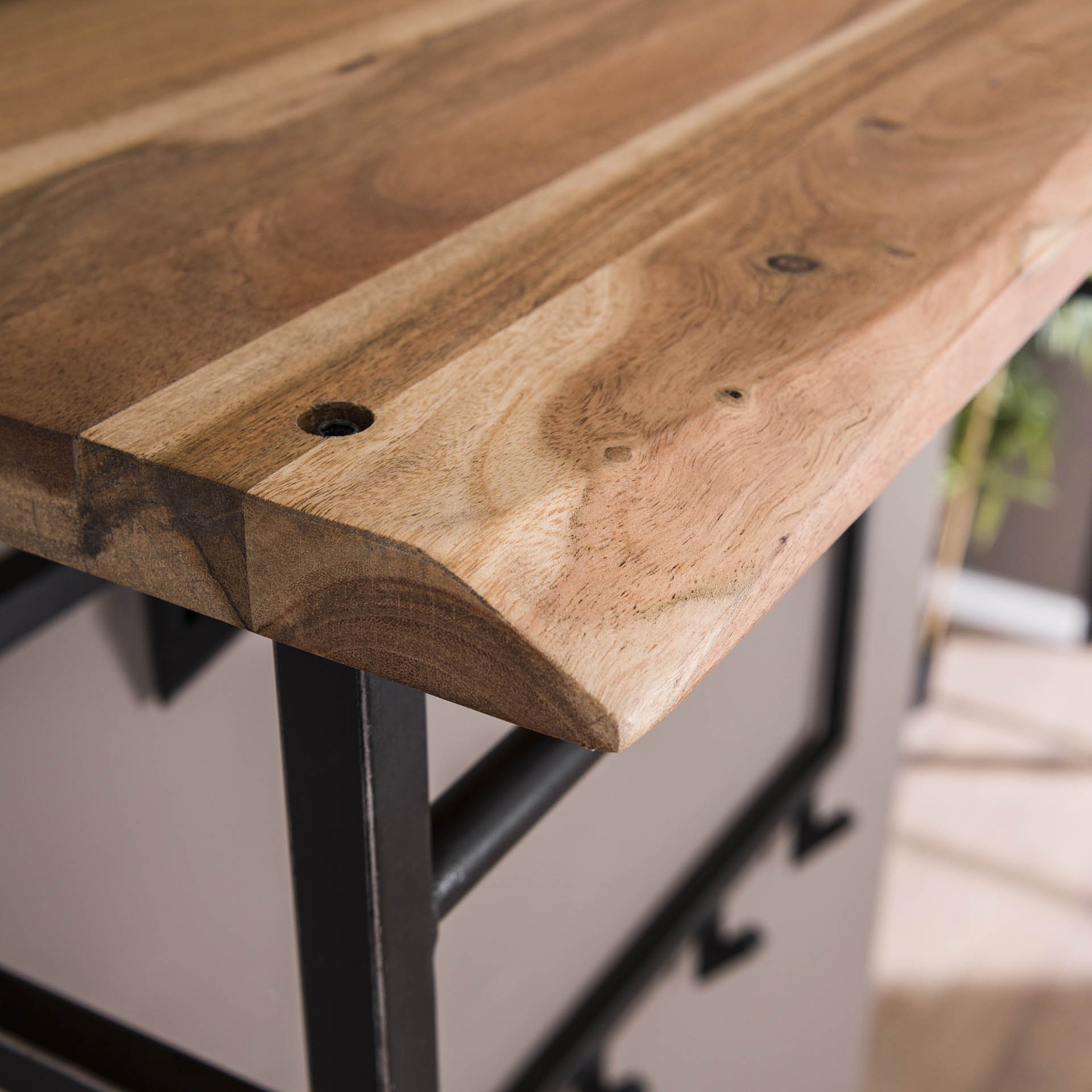 Kapstok edge hoog 12 haken hoedenplank / Massief acacia naturel