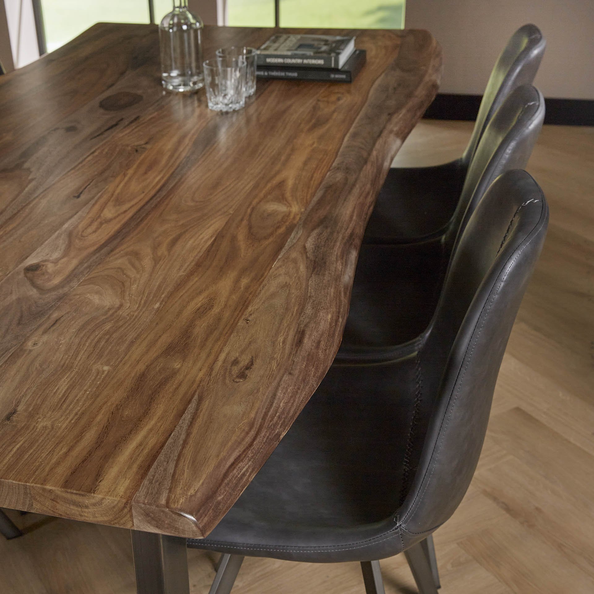 (niet op de site) Eetkamertafel 200 Nutwood