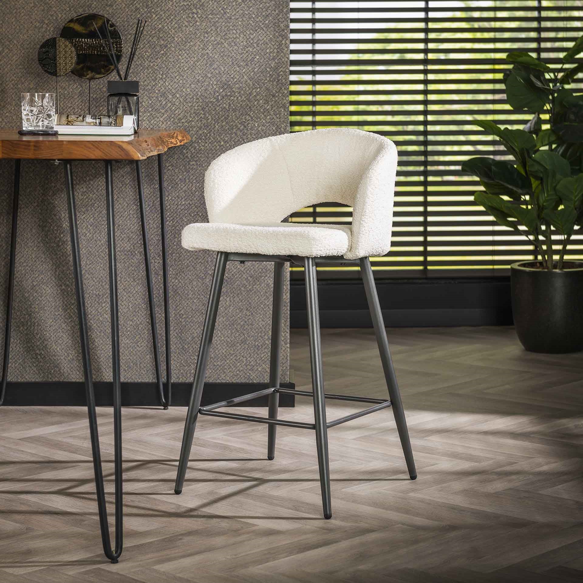 Barstoel boucle salon. VPE2 / Boucle wit