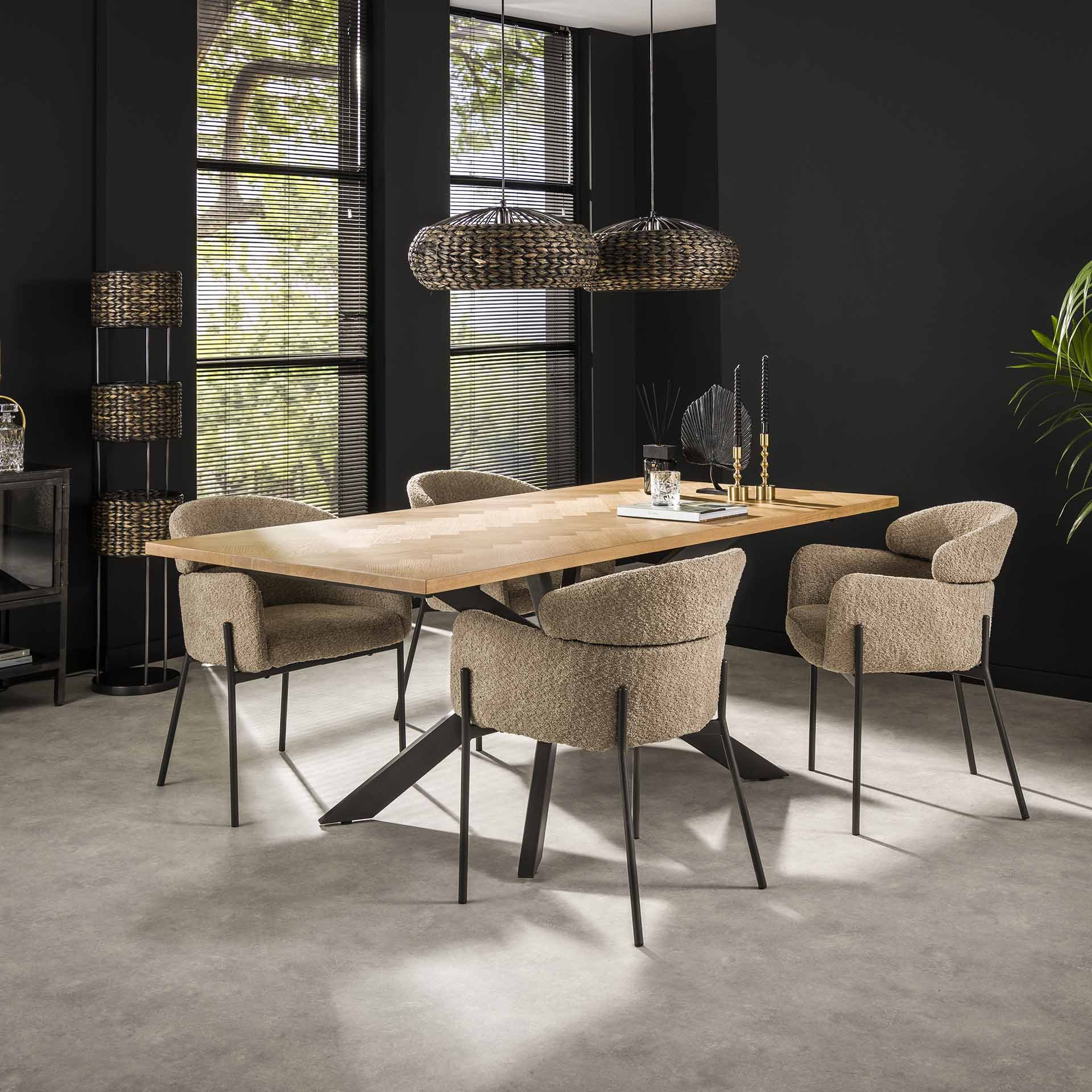 Eetkamertafel 200 visgraat fineer / Naturel eiken