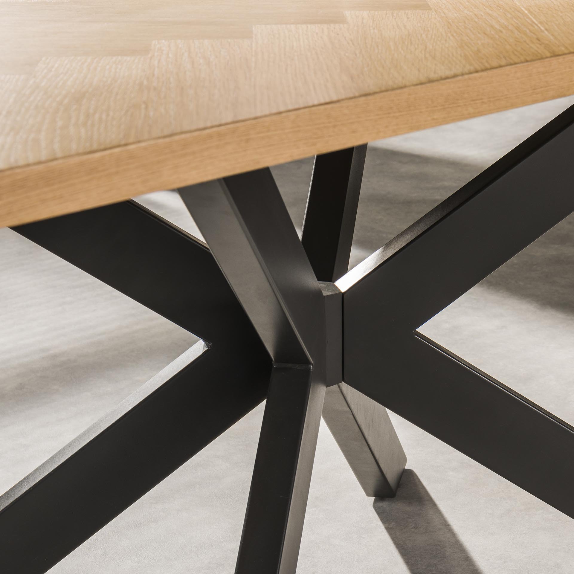 Eetkamertafel 200 visgraat fineer / Naturel eiken