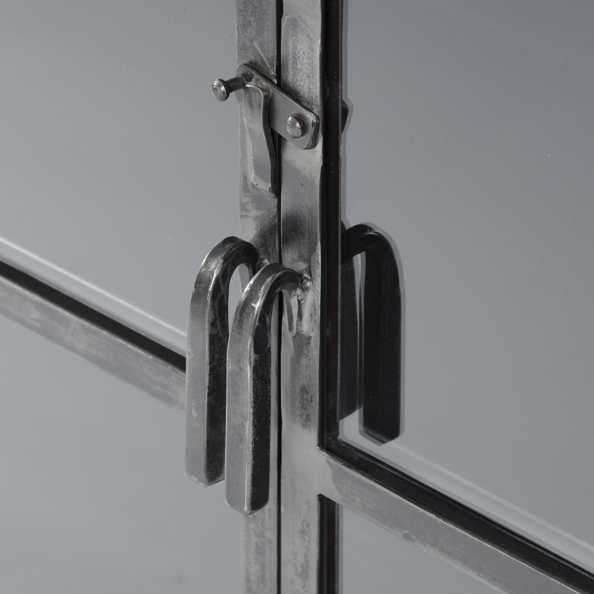 Dressoir Rift metal 4 deuren / Gun metal