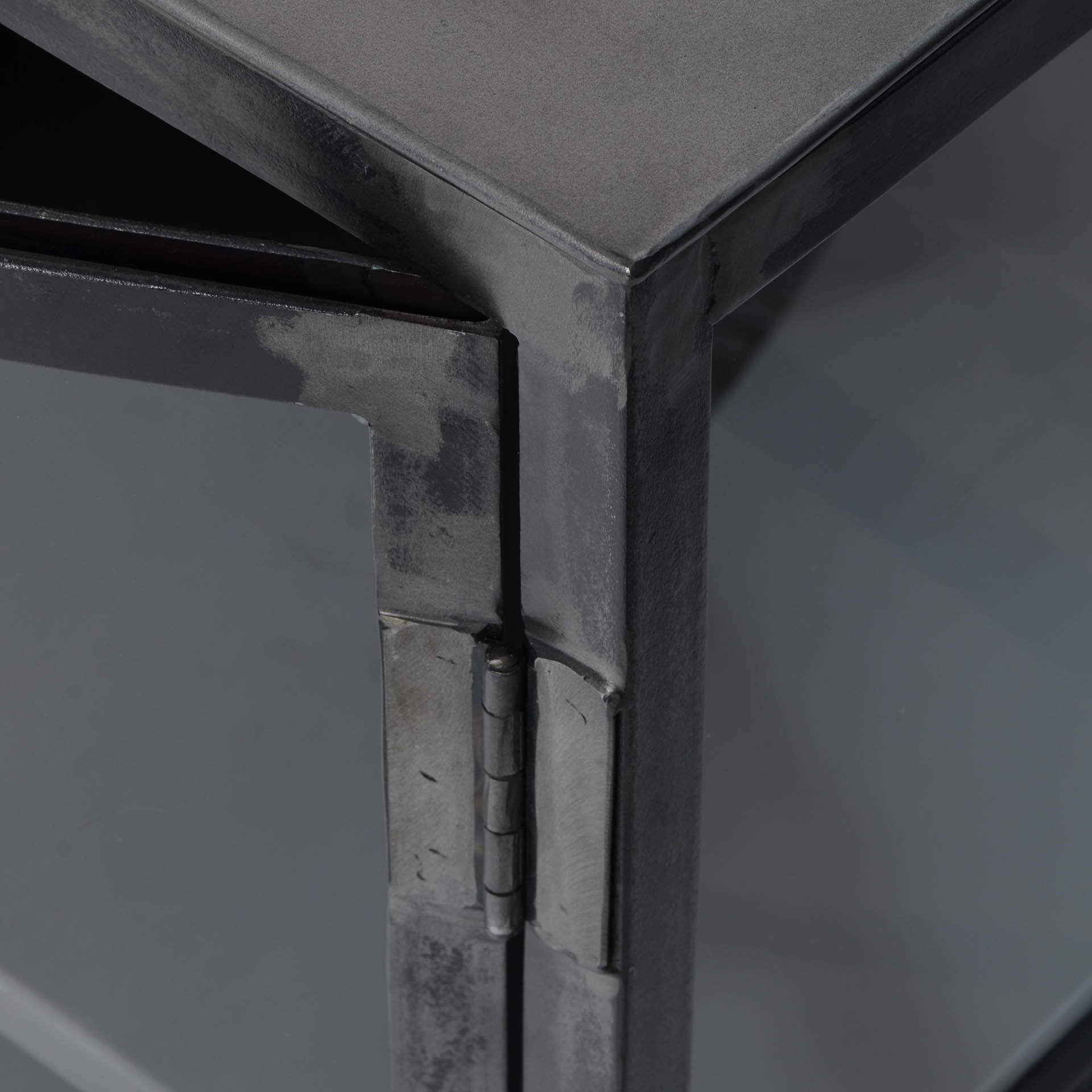 Dressoir Rift metal 4 deuren / Gun metal